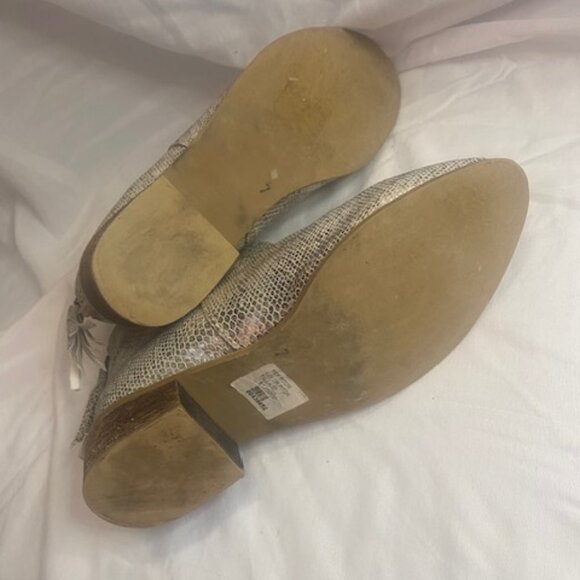 CHA CHA Metallic (Silver) LEATHER Booties, size 7 - Picture 7 of 7